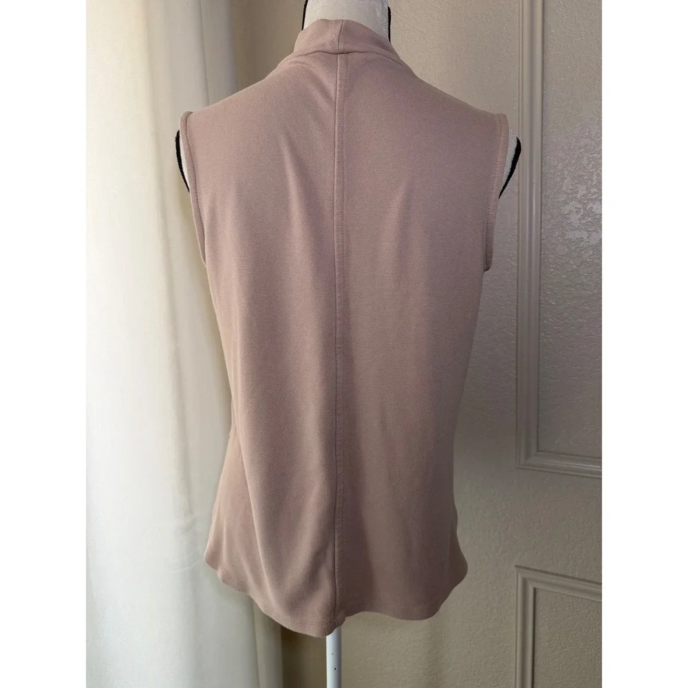 Premise Women's Tan Mock Neck Sleeveless Shell Top‎ Curved Hem Size Small
